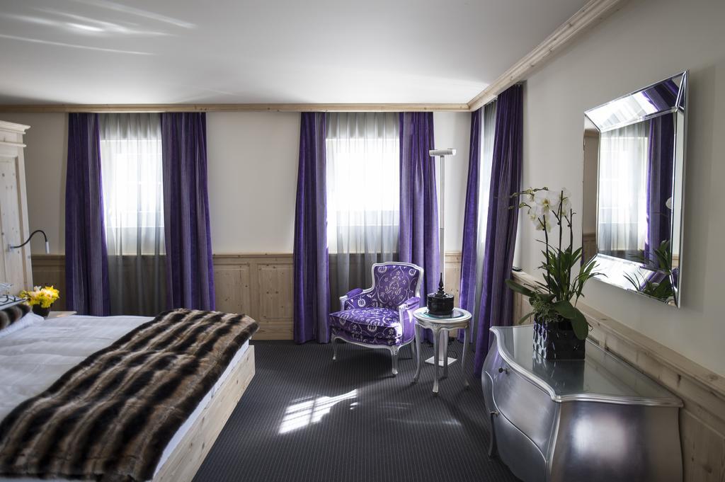 Hotel Weiss Kreuz Malans Ruang foto