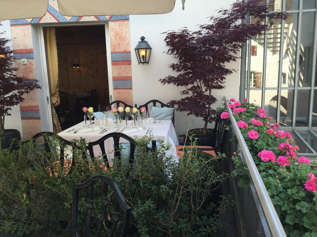 Hotel Weiss Kreuz Malans Bagian luar foto